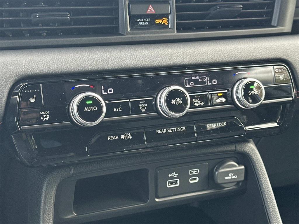 new 2025 Honda Pilot car, priced at $51,830