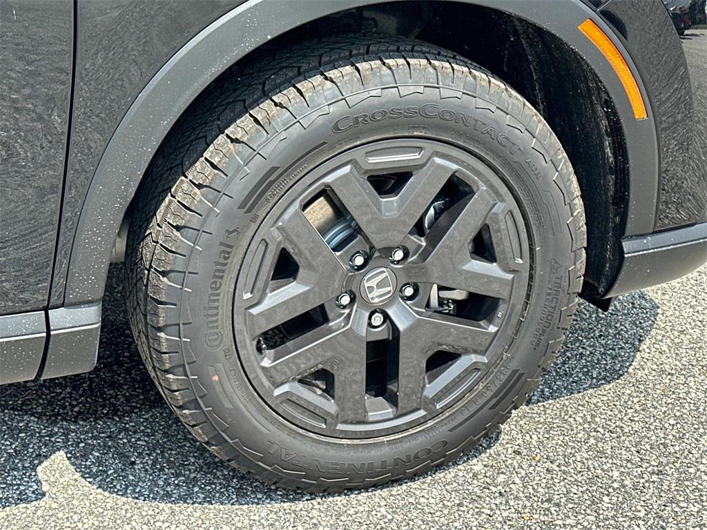 new 2026 Honda CR-V Hybrid car, priced at $40,195