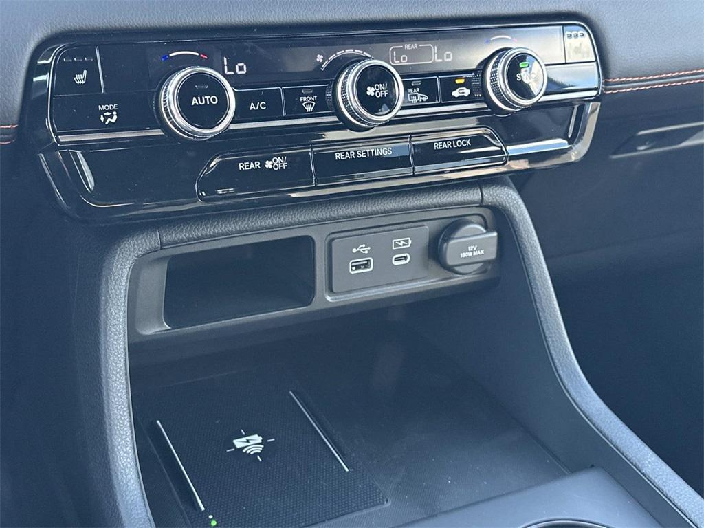 new 2025 Honda Pilot car, priced at $51,350