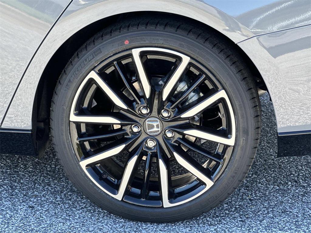 new 2025 Honda Accord Hybrid car, priced at $40,950