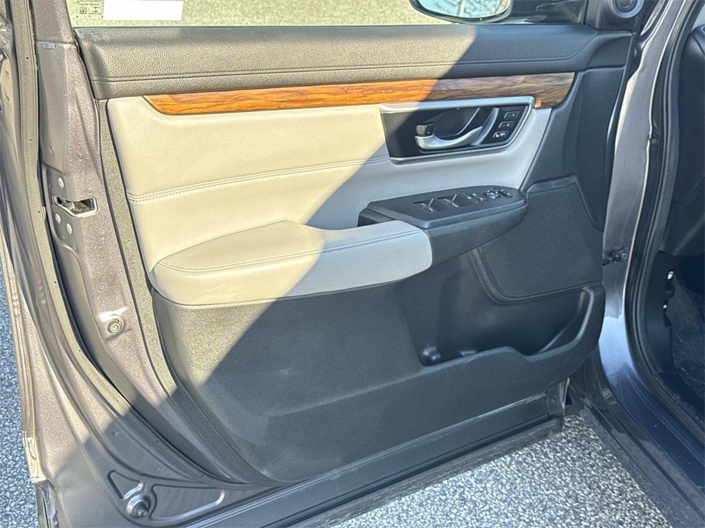 used 2020 Honda CR-V car, priced at $25,000