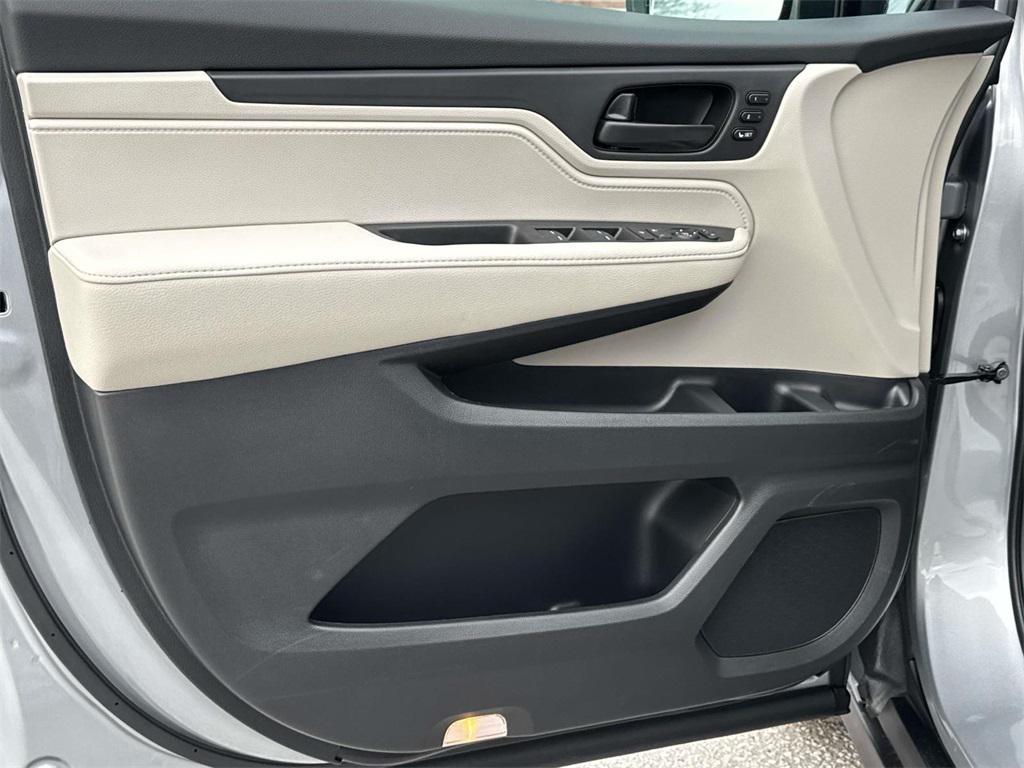 new 2026 Honda Odyssey car, priced at $44,290