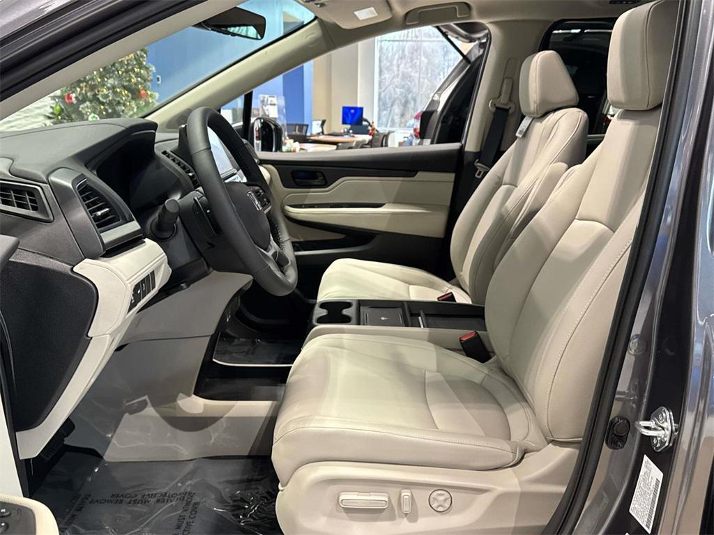 new 2026 Honda Odyssey car, priced at $44,655
