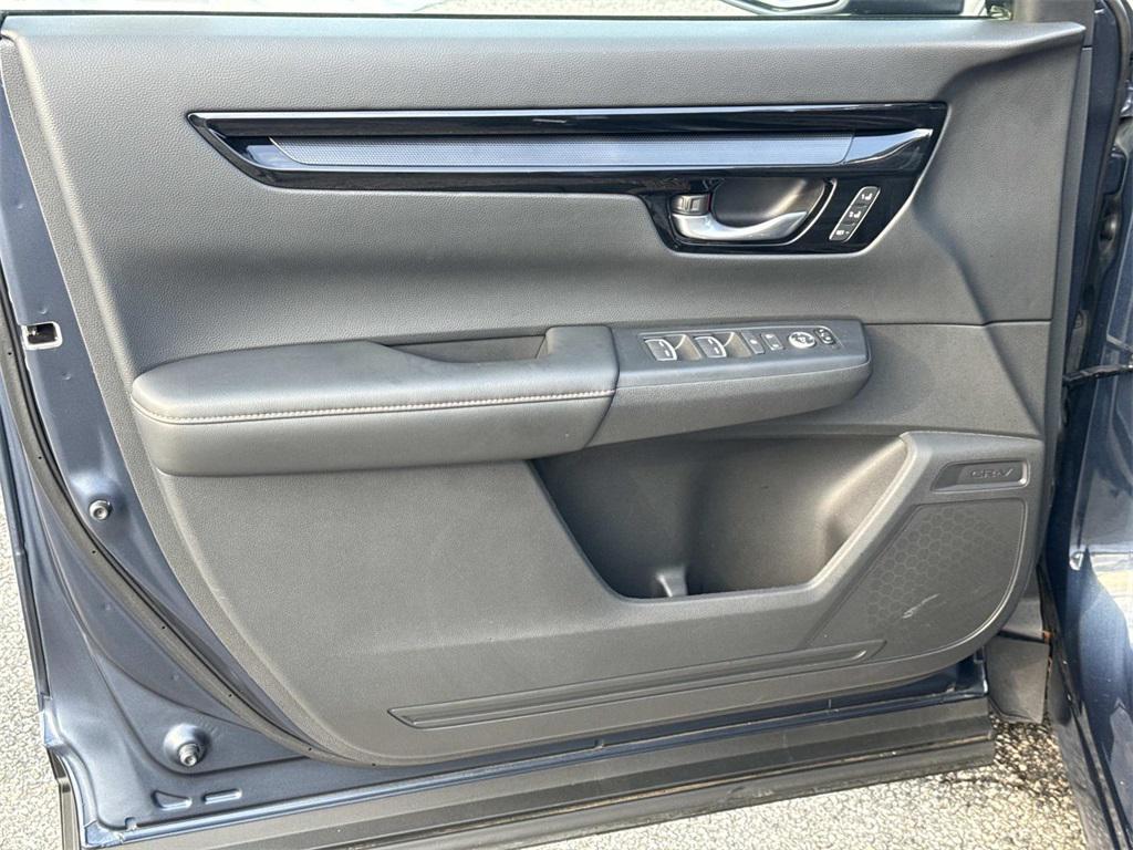 used 2023 Honda CR-V Hybrid car, priced at $34,000