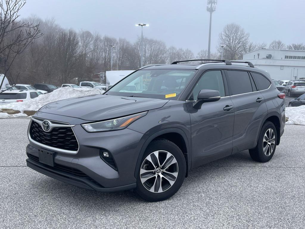 used 2022 Toyota Highlander car, priced at $28,990