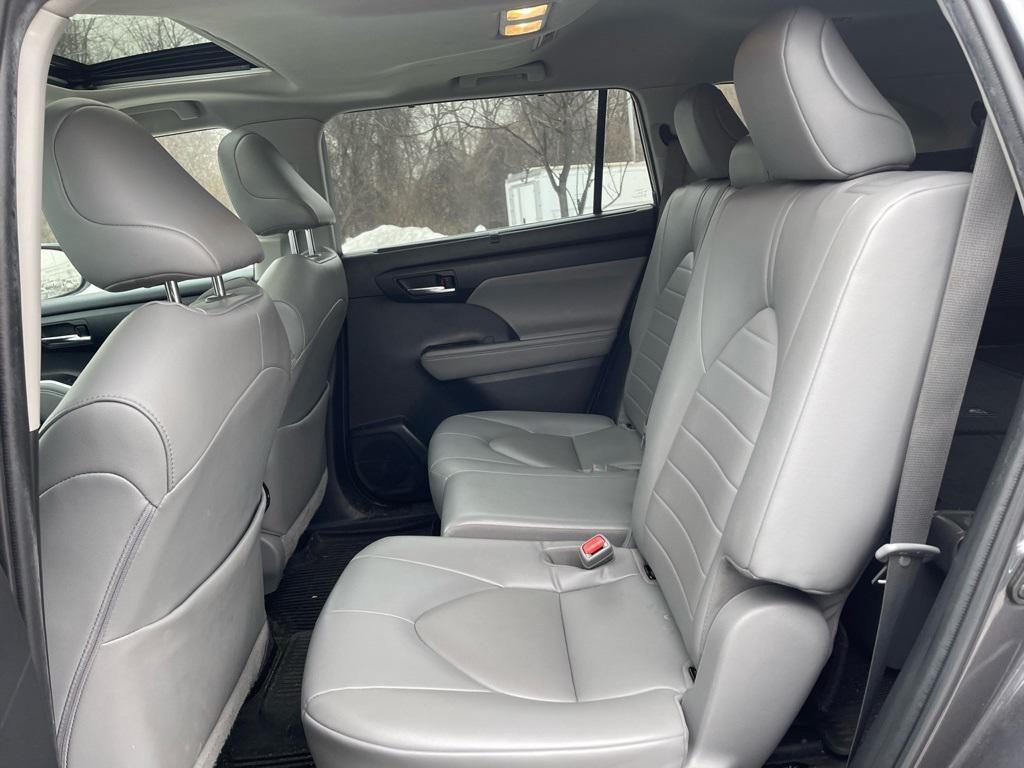 used 2022 Toyota Highlander car, priced at $28,990