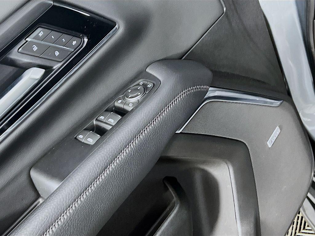 used 2025 GMC Yukon XL car, priced at $69,000