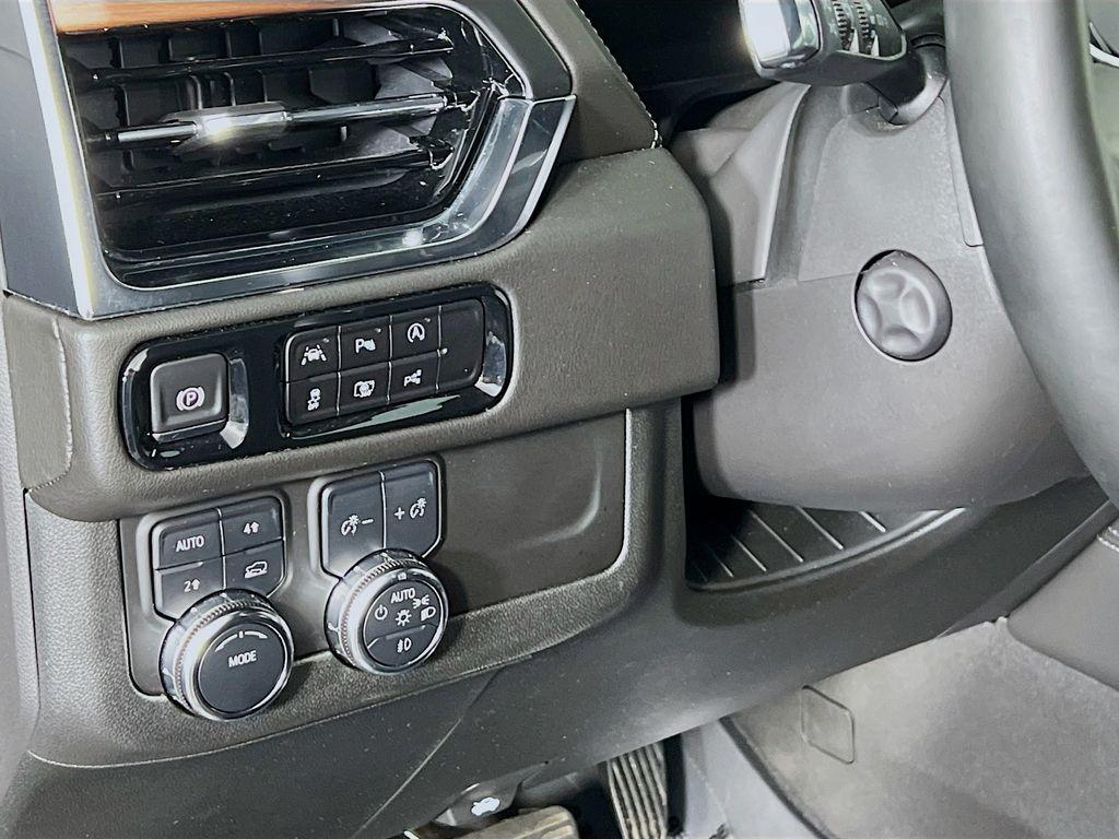 used 2025 GMC Yukon XL car, priced at $69,000