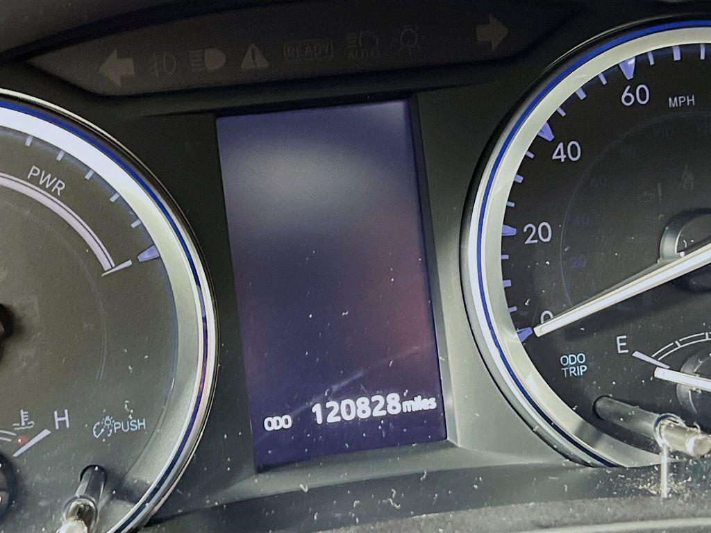 used 2019 Toyota Highlander Hybrid car, priced at $24,900