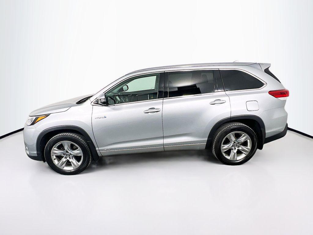 used 2019 Toyota Highlander Hybrid car, priced at $24,900