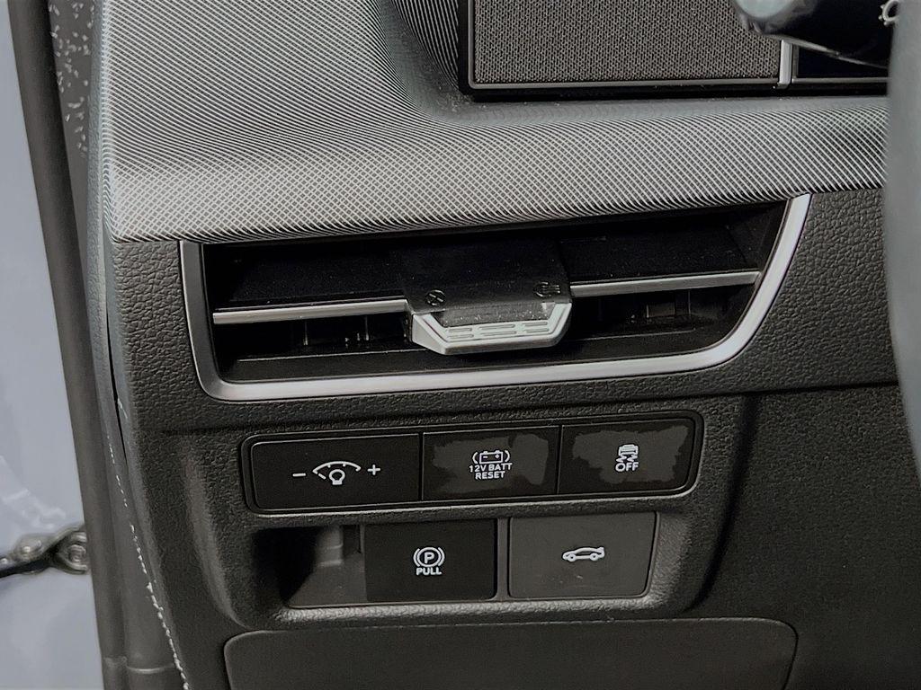 used 2025 Hyundai Sonata Hybrid car, priced at $29,239