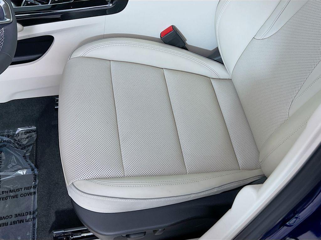 used 2023 Buick Envision car, priced at $32,000