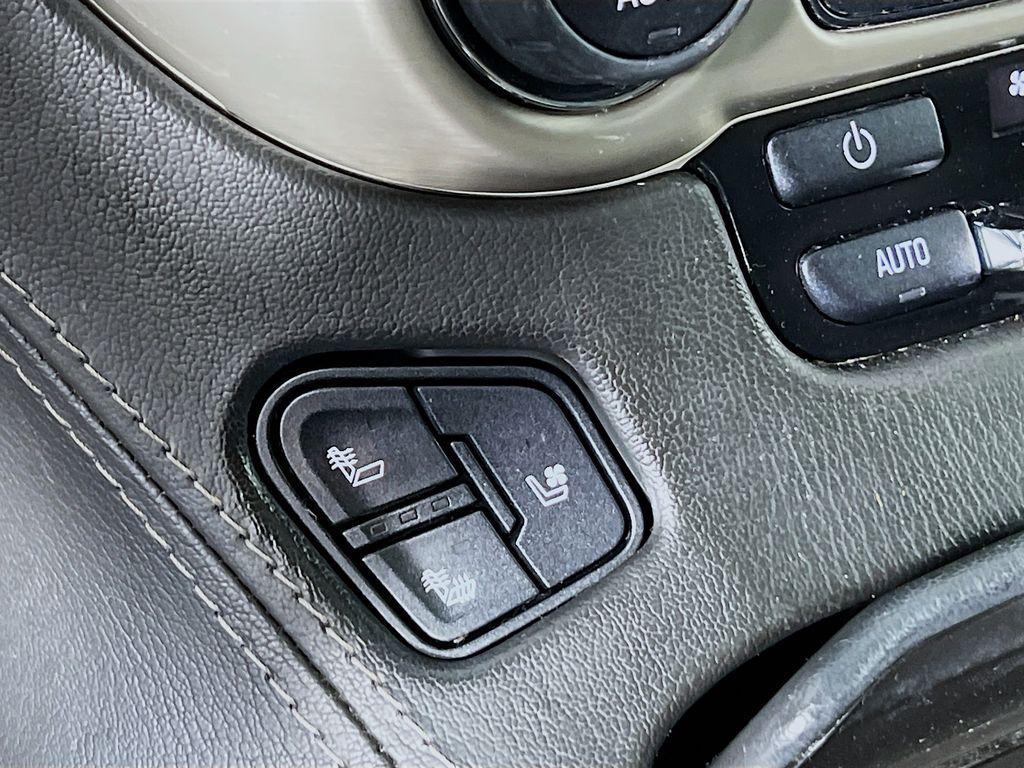 used 2020 GMC Yukon XL car, priced at $36,900