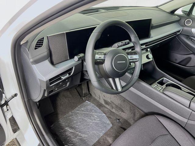 new 2025 Hyundai Sonata Hybrid car, priced at $30,000