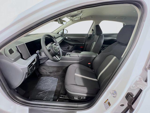 new 2025 Hyundai Sonata Hybrid car, priced at $30,000