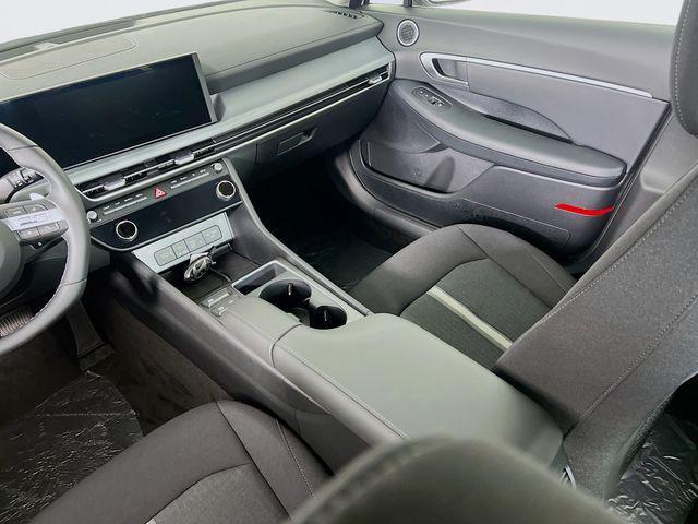 new 2025 Hyundai Sonata Hybrid car, priced at $30,000