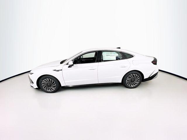new 2025 Hyundai Sonata Hybrid car, priced at $30,000