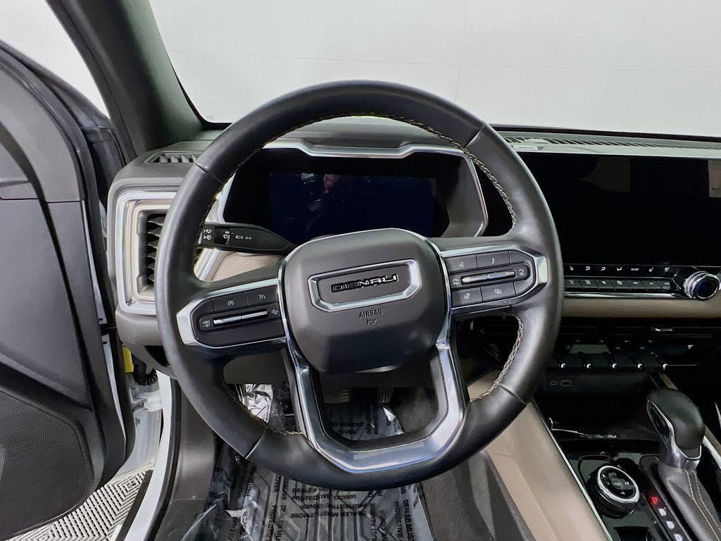 used 2023 GMC Canyon car, priced at $38,000