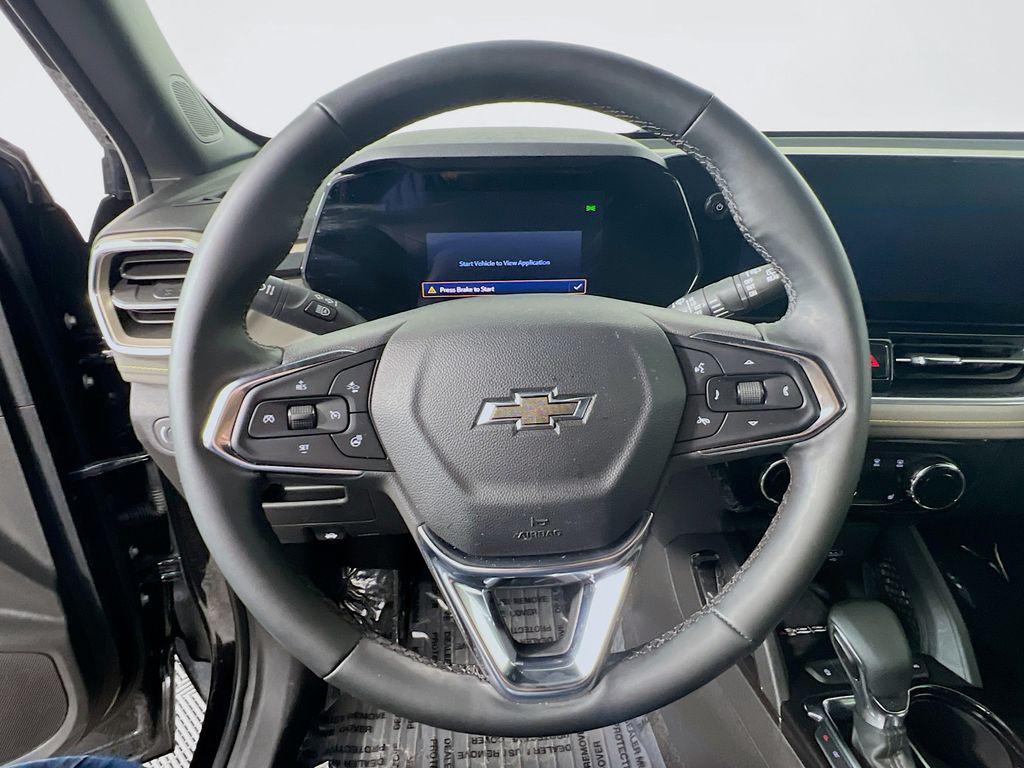 used 2025 Chevrolet TrailBlazer car, priced at $25,499