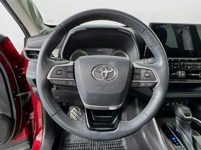 used 2022 Toyota Highlander Hybrid car, priced at $43,990