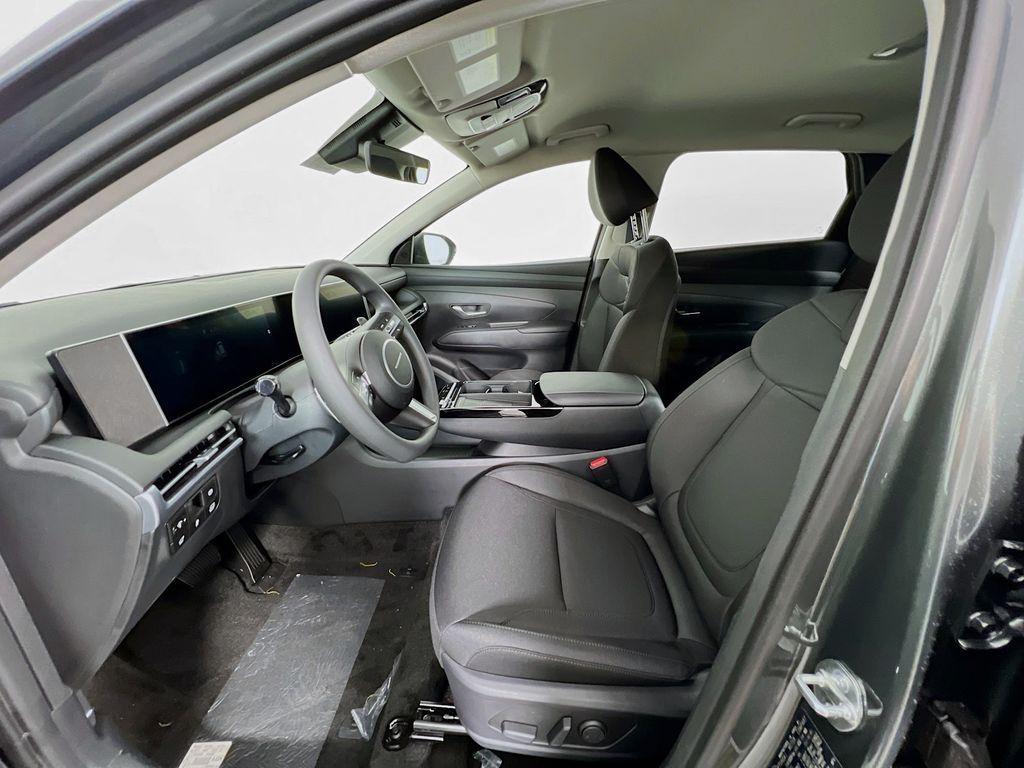 used 2025 Hyundai TUCSON Hybrid car