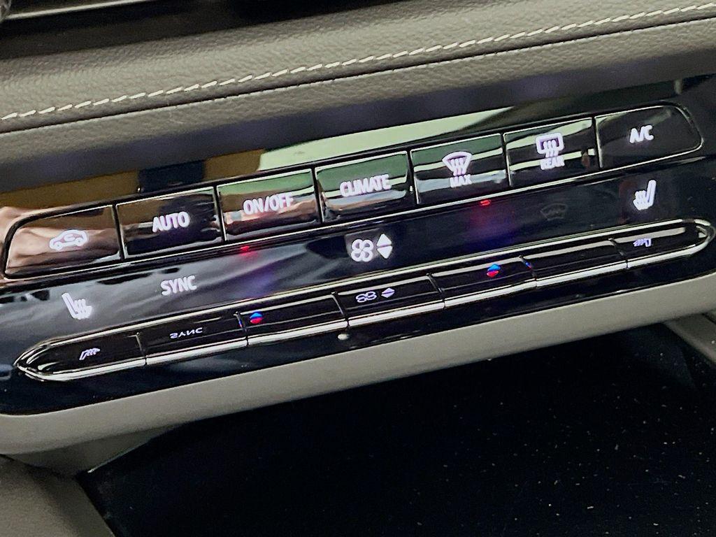 used 2023 Buick Envision car, priced at $29,000