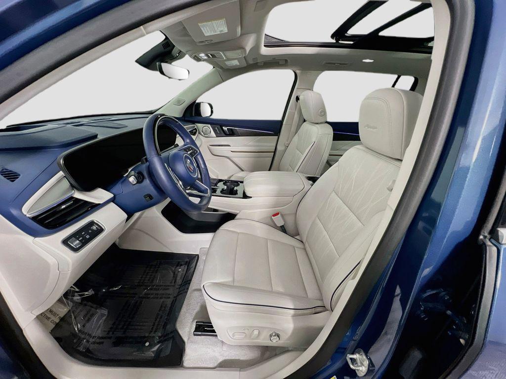 used 2025 Buick Enclave car, priced at $46,000