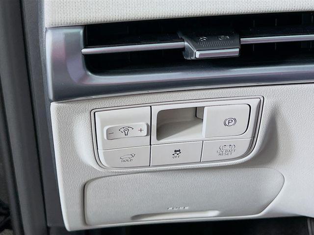 new 2025 Hyundai TUCSON Hybrid car, priced at $34,673