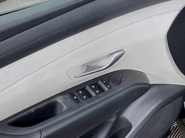 new 2025 Hyundai TUCSON Hybrid car, priced at $34,673