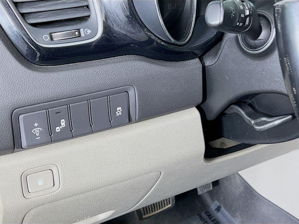 used 2016 Kia Sedona car, priced at $10,203