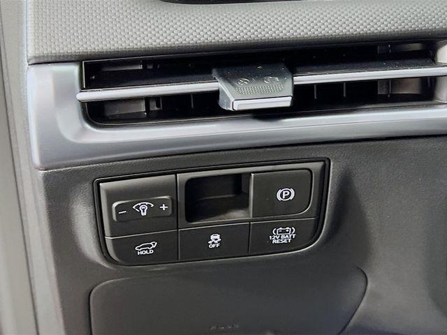 new 2025 Hyundai TUCSON Hybrid car, priced at $32,645