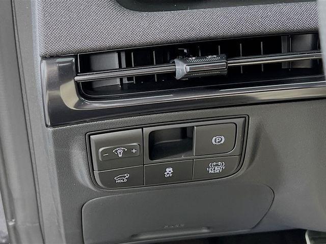 new 2025 Hyundai TUCSON Hybrid car, priced at $35,461