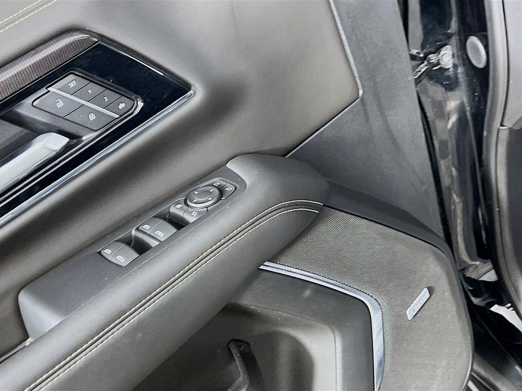 used 2025 GMC Yukon XL car, priced at $71,500