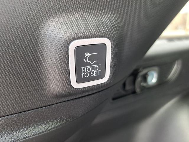 new 2026 Jeep Grand Cherokee car, priced at $47,942