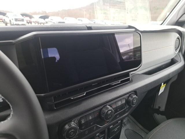 new 2026 Jeep Gladiator car, priced at $48,990