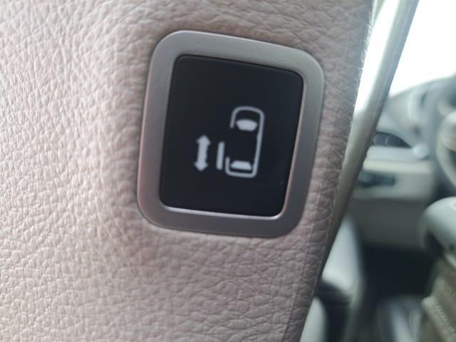 used 2024 Chrysler Pacifica car, priced at $28,871