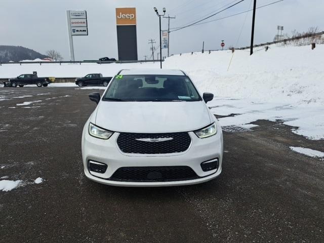 used 2024 Chrysler Pacifica car, priced at $28,871