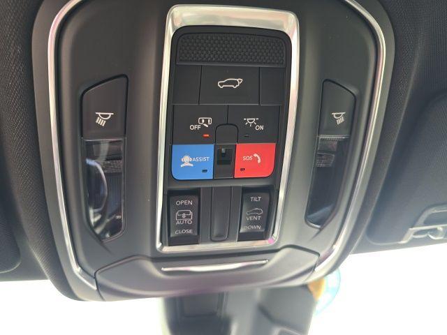 new 2026 Jeep Grand Cherokee car, priced at $47,389