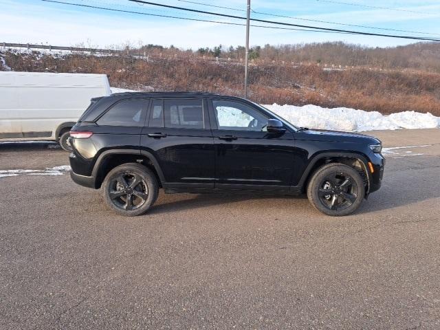 new 2025 Jeep Grand Cherokee car, priced at $45,840