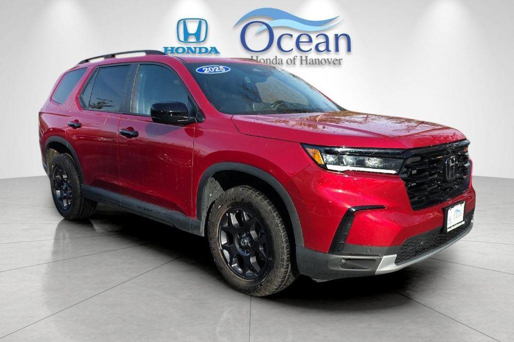 used 2025 Honda Pilot car, priced at $41,685
