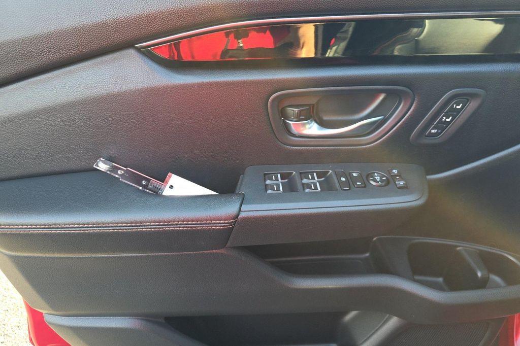 used 2025 Honda Pilot car, priced at $41,685