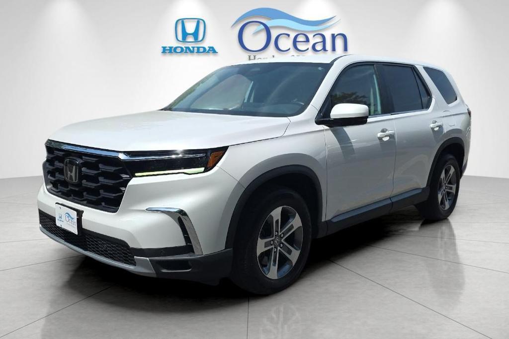 used 2023 Honda Pilot car, priced at $37,992