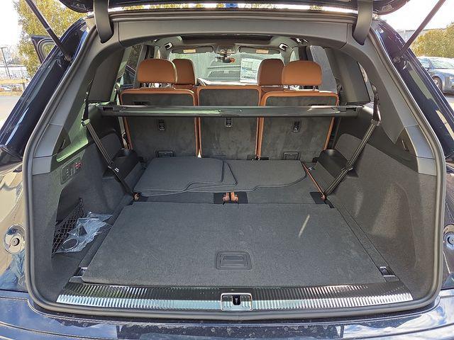 new 2026 Audi Q7 car, priced at $78,290