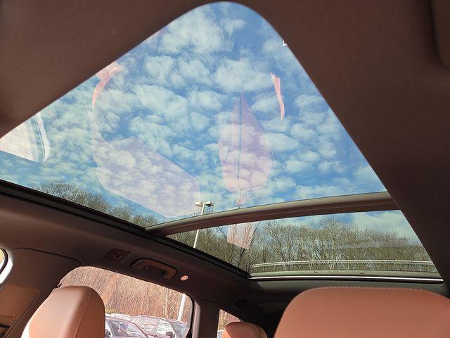 new 2026 Audi Q7 car, priced at $78,290