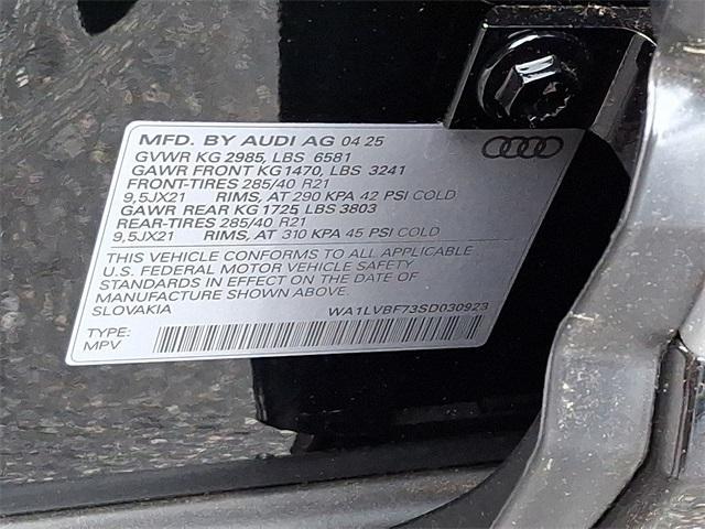 new 2025 Audi Q7 car, priced at $76,480