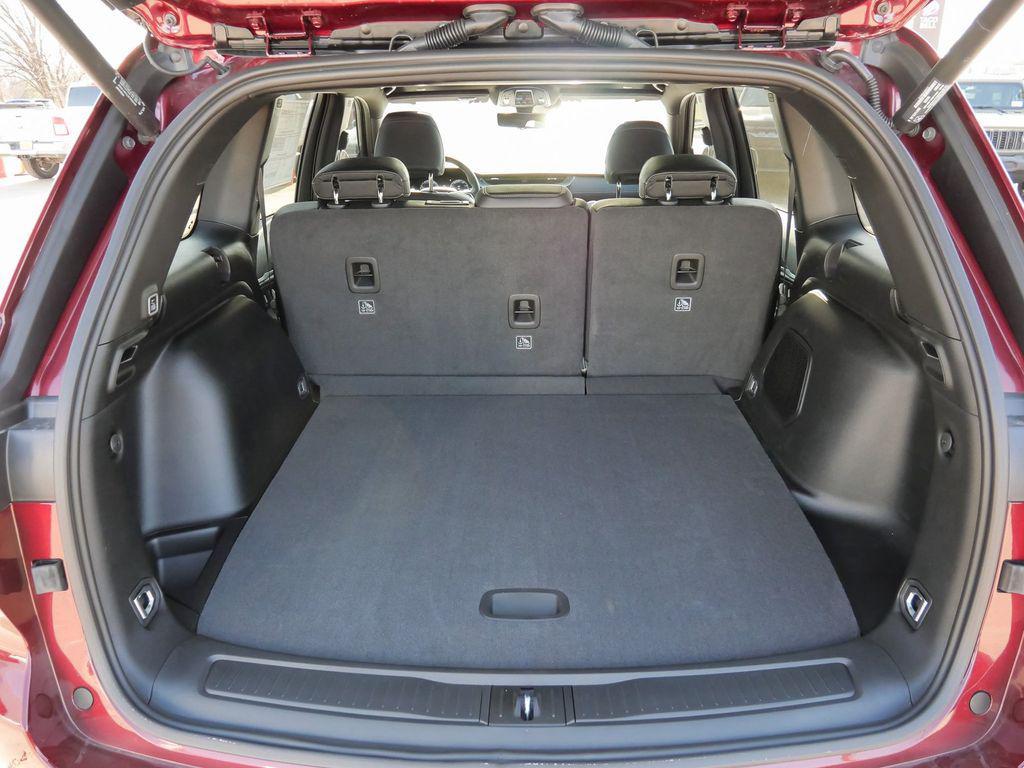 new 2026 Jeep Grand Cherokee car, priced at $49,328