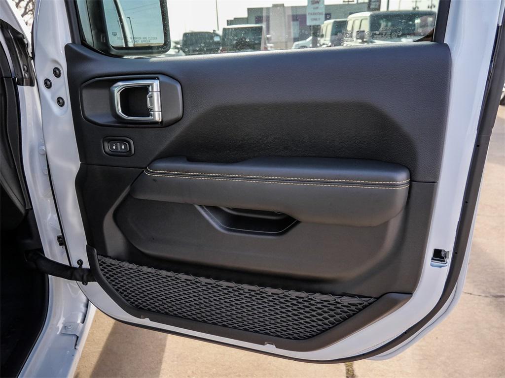 new 2026 Jeep Gladiator car, priced at $46,858