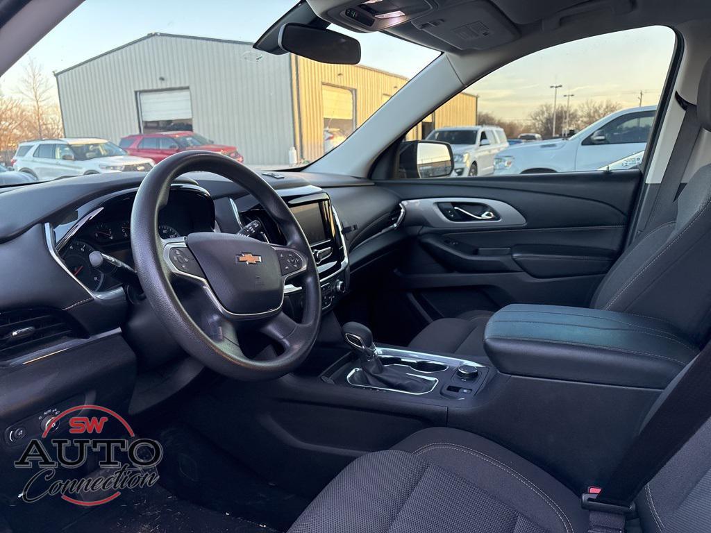 used 2021 Chevrolet Traverse car, priced at $18,500