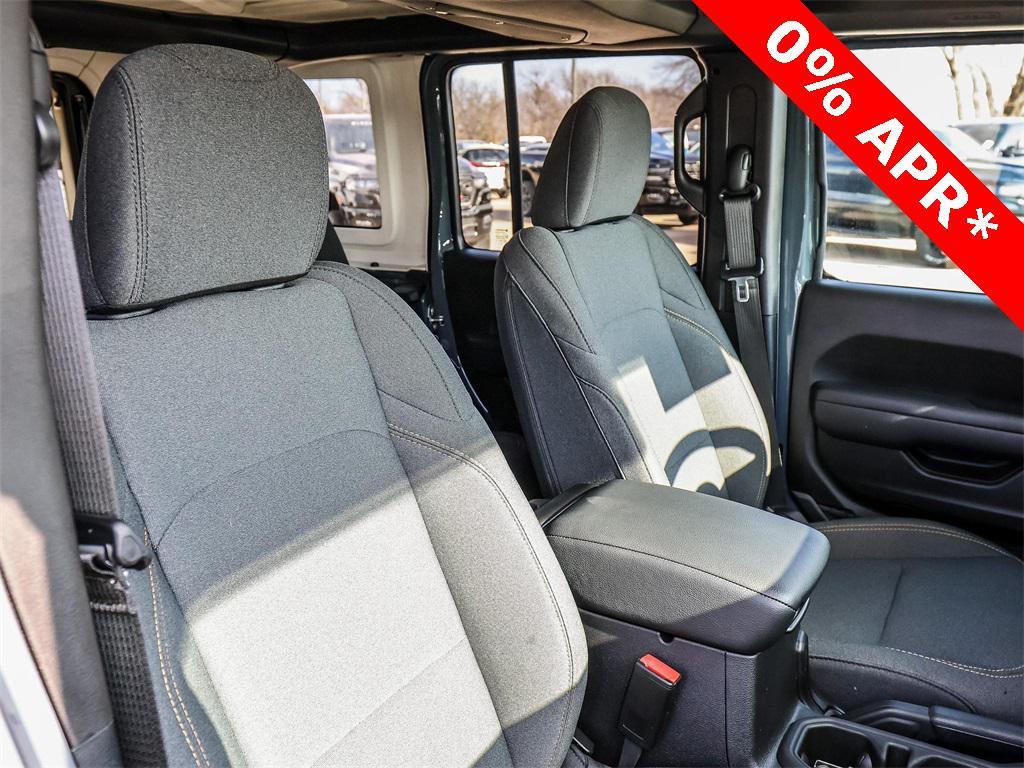 new 2025 Jeep Wrangler car, priced at $43,952