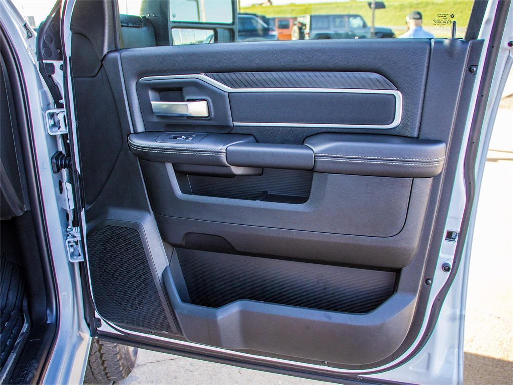 new 2025 Ram 2500 car, priced at $62,352